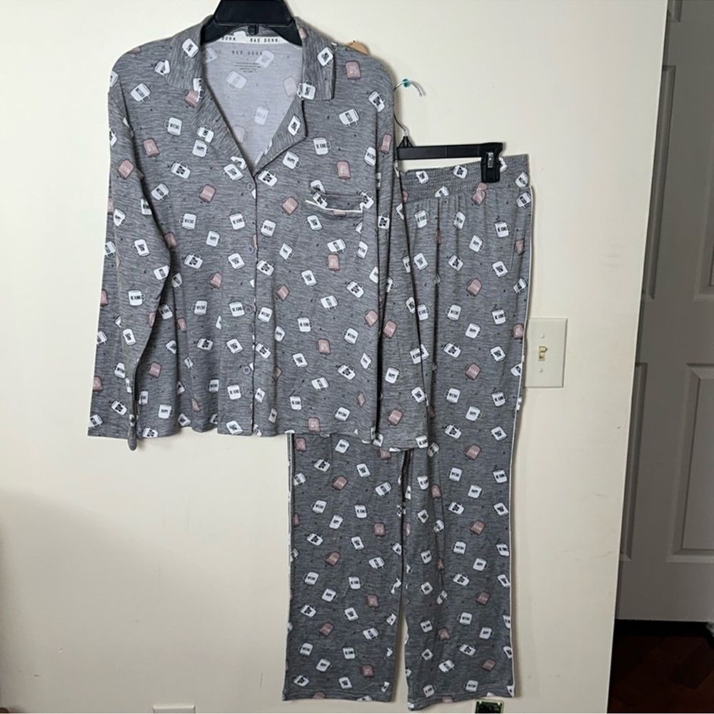 RAE DUNN. L Heather Gray White Mauve Black Mug Heart Messages Print PJ Set